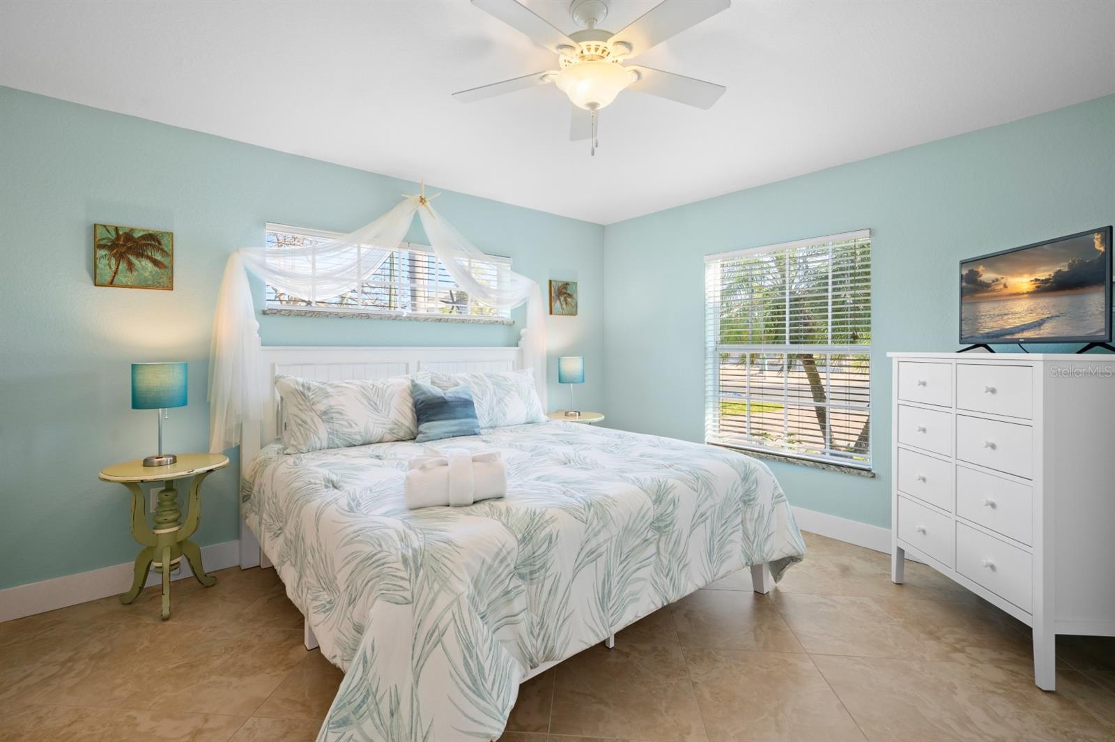 5608 HOLMES BLVD, HOLMES BEACH, FL, 34217