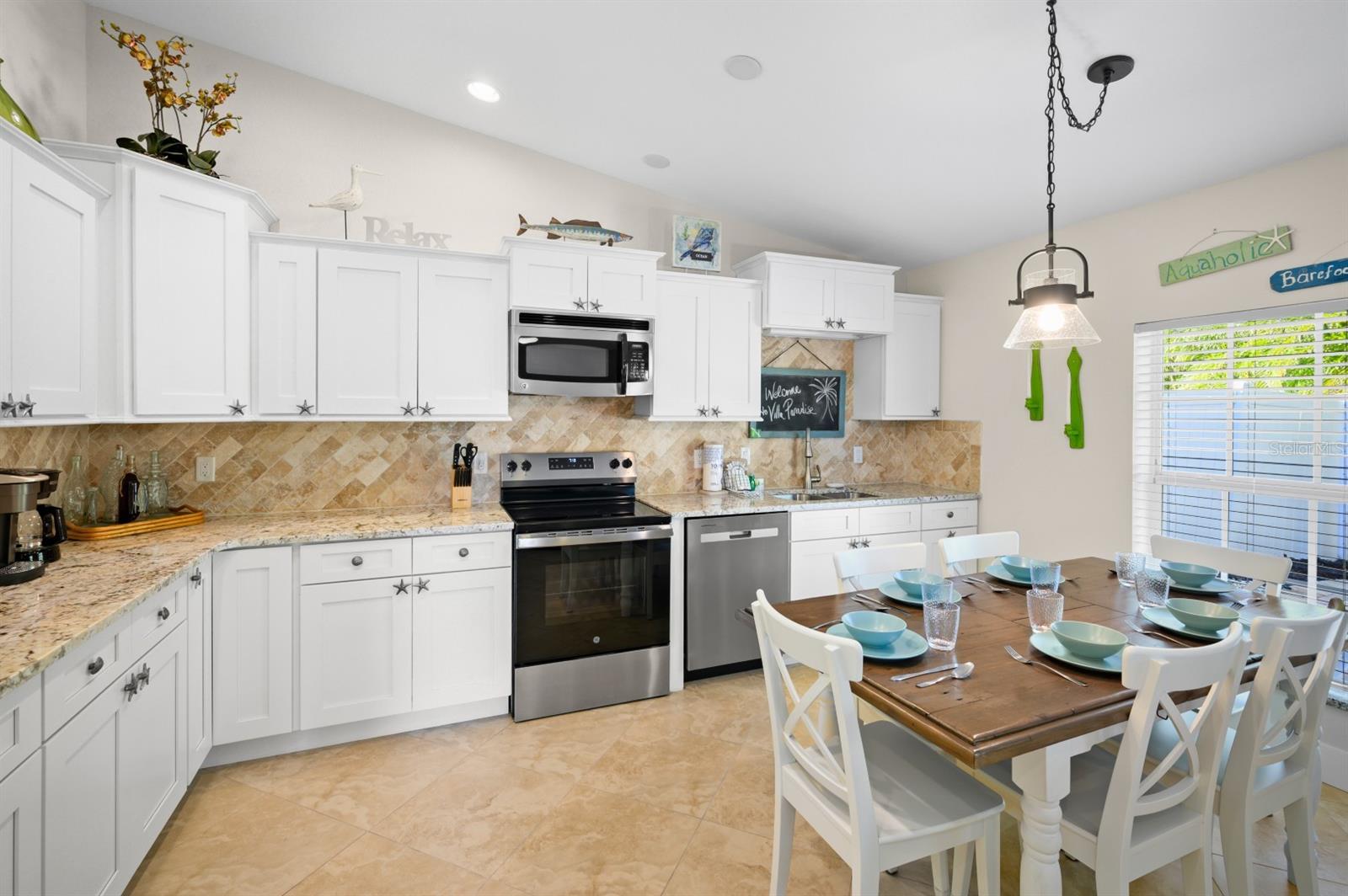5608 HOLMES BLVD, HOLMES BEACH, FL, 34217