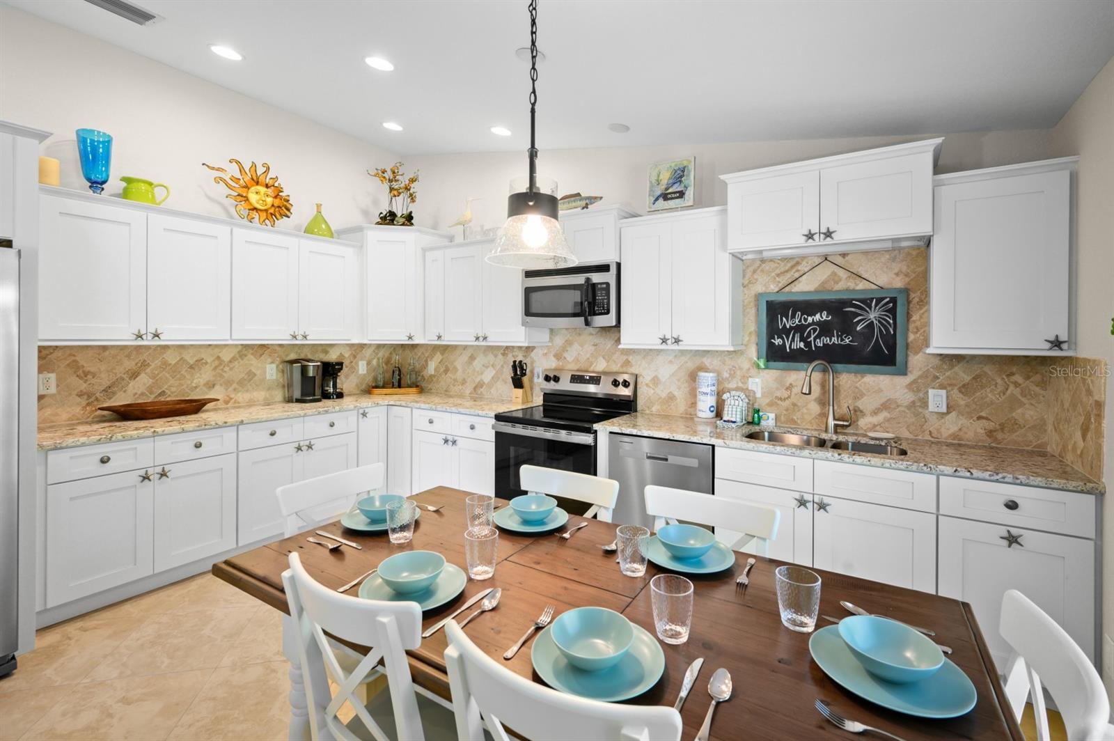 5608 HOLMES BLVD, HOLMES BEACH, FL, 34217