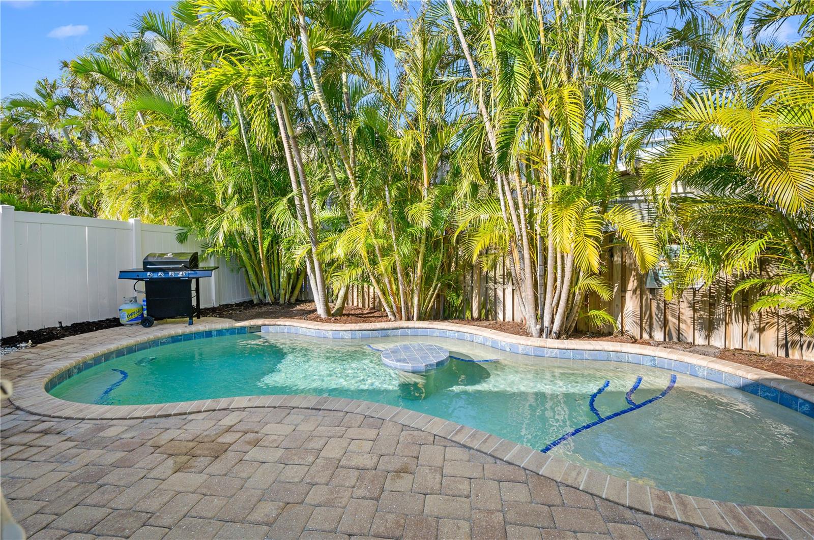 5608 HOLMES BLVD, HOLMES BEACH, FL, 34217