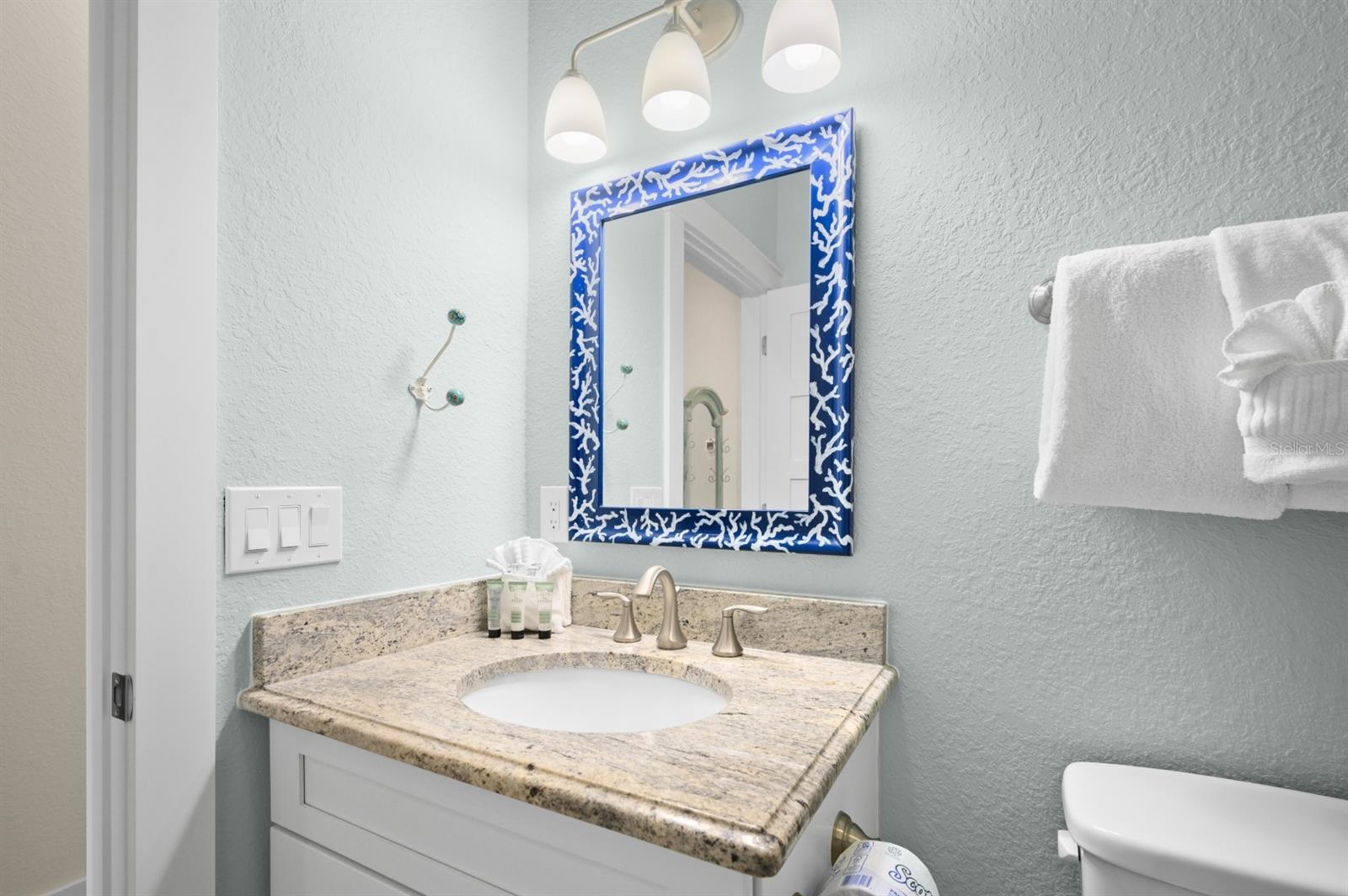 5608 HOLMES BLVD, HOLMES BEACH, FL, 34217