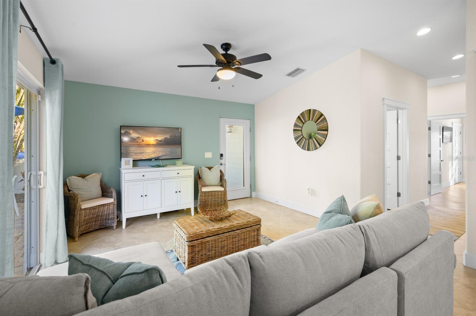 5608 HOLMES BLVD, HOLMES BEACH, FL, 34217
