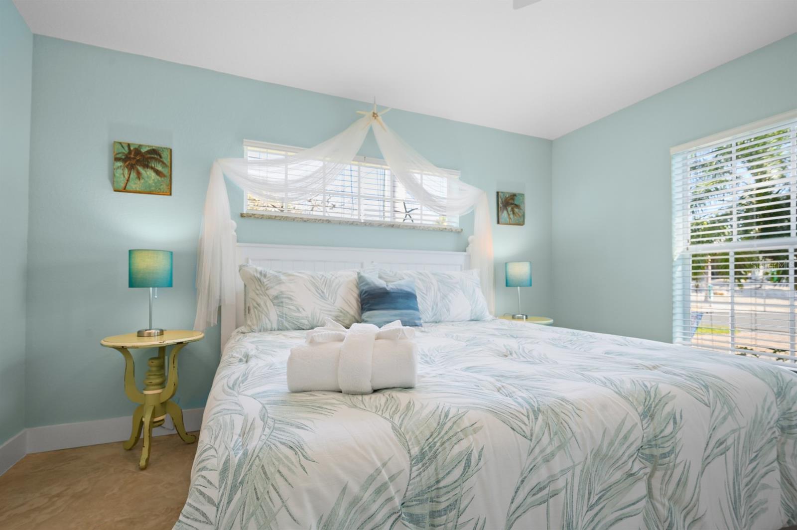 5608 HOLMES BLVD, HOLMES BEACH, FL, 34217