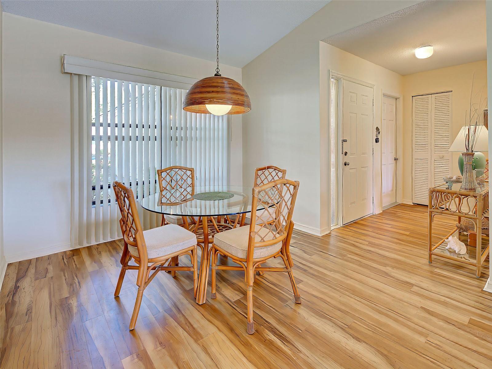 220 SOUTHAMPTON DRIVE #325, VENICE, FL, 34293