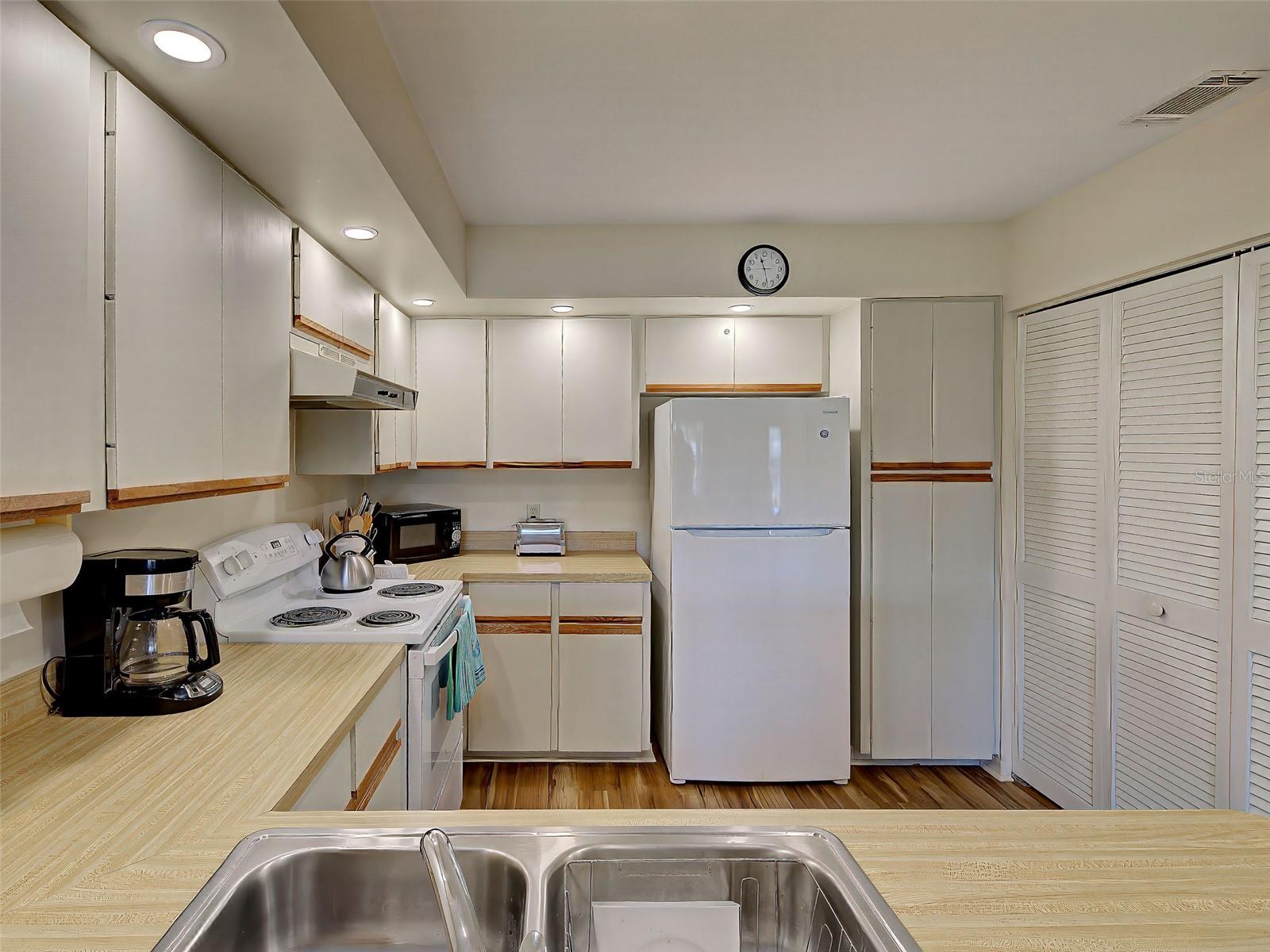 220 SOUTHAMPTON DRIVE #325, VENICE, FL, 34293