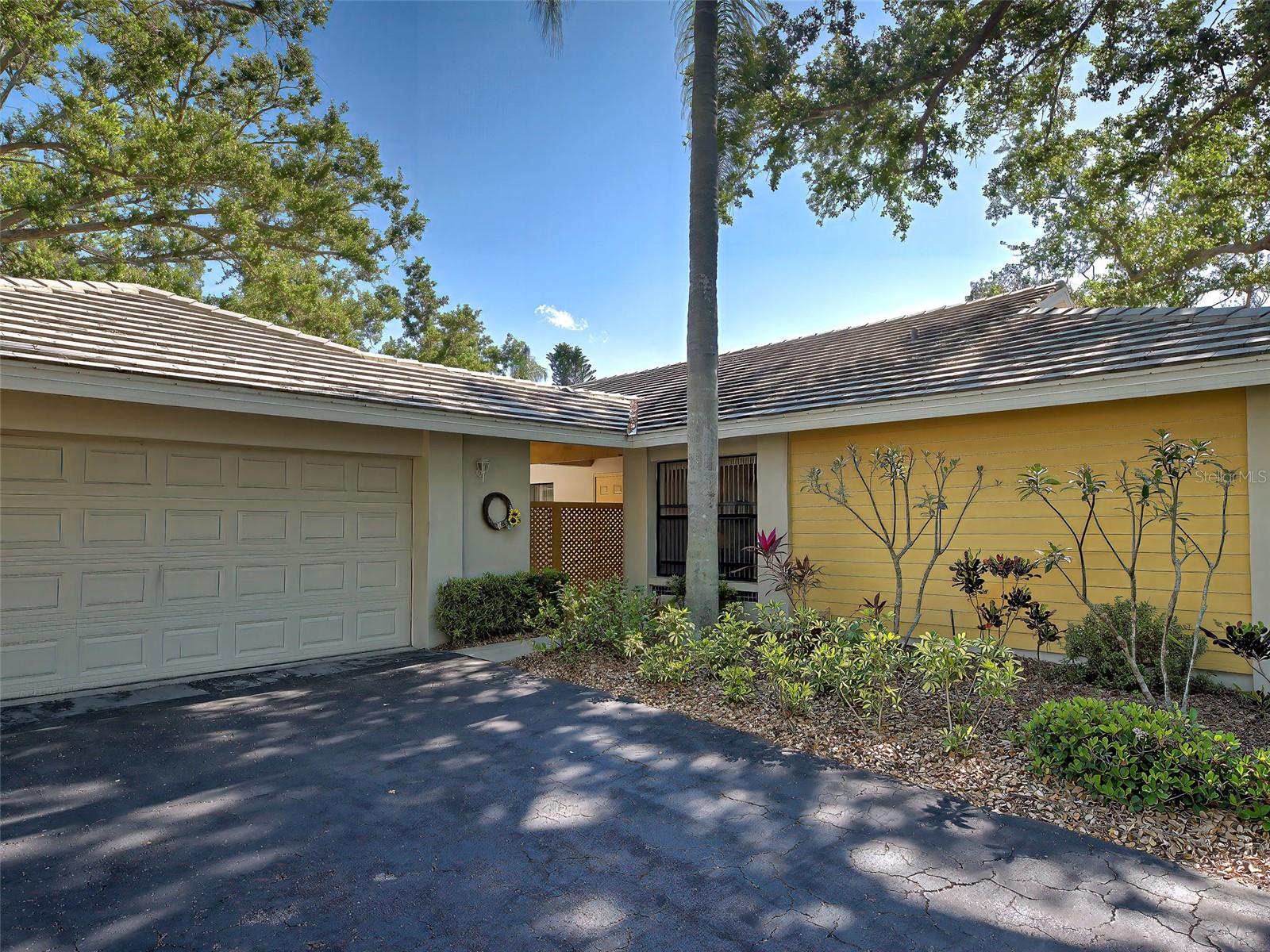 220 SOUTHAMPTON DRIVE #325, VENICE, FL, 34293