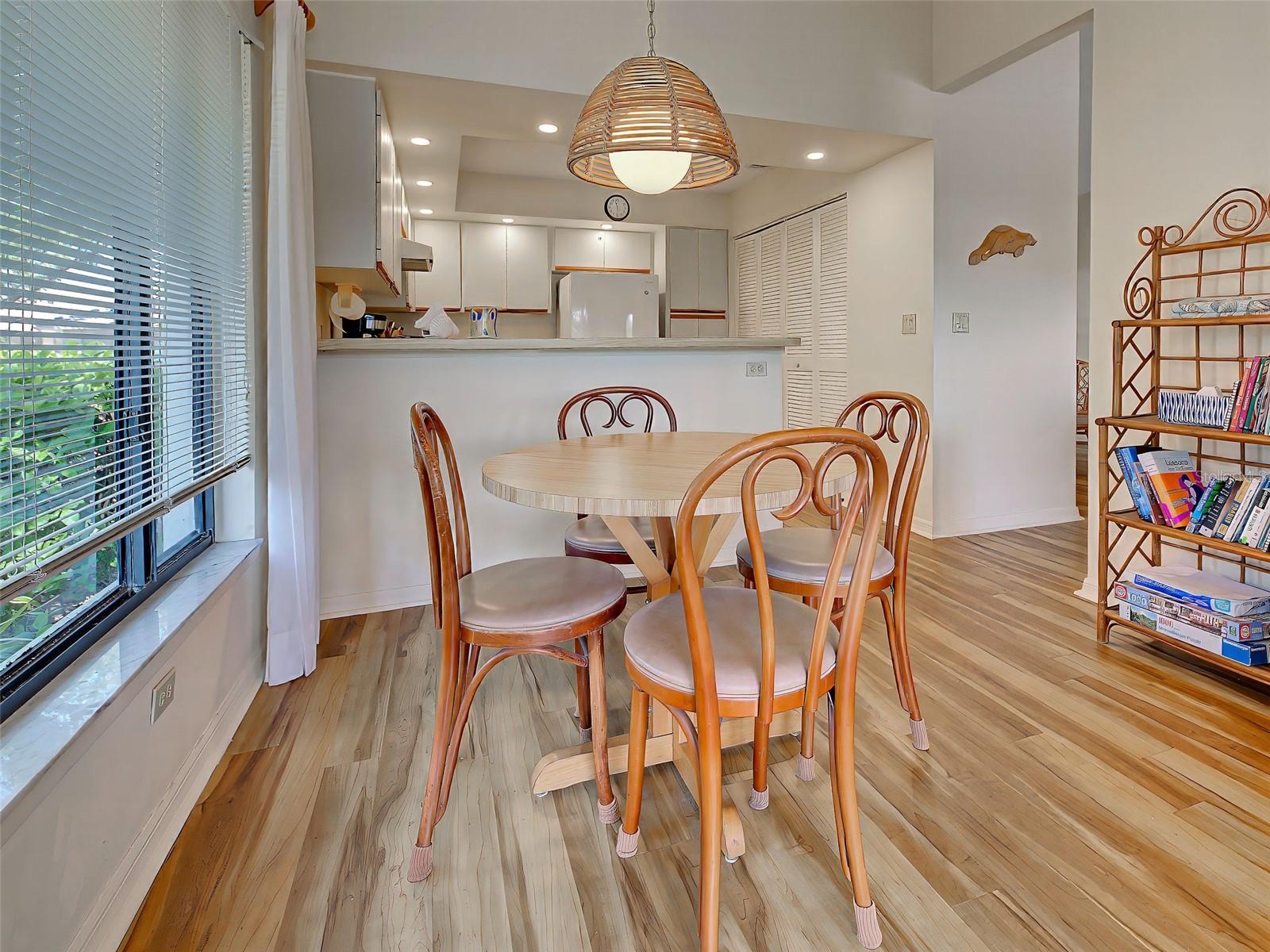 220 SOUTHAMPTON DRIVE #325, VENICE, FL, 34293