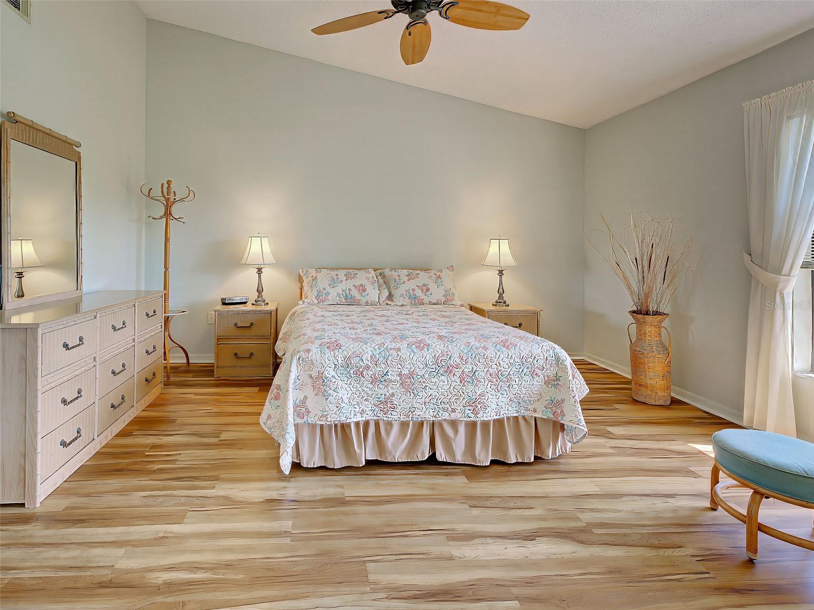 220 SOUTHAMPTON DRIVE #325, VENICE, FL, 34293