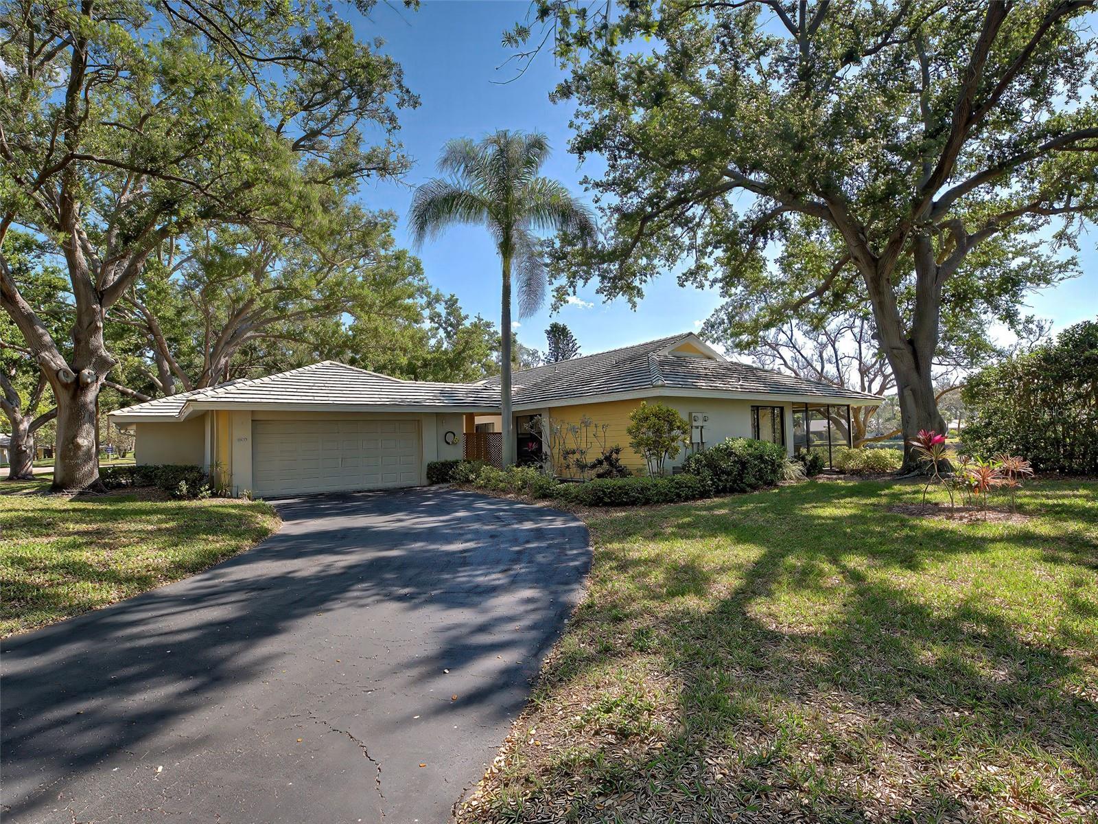 220 SOUTHAMPTON DRIVE #325, VENICE, FL, 34293