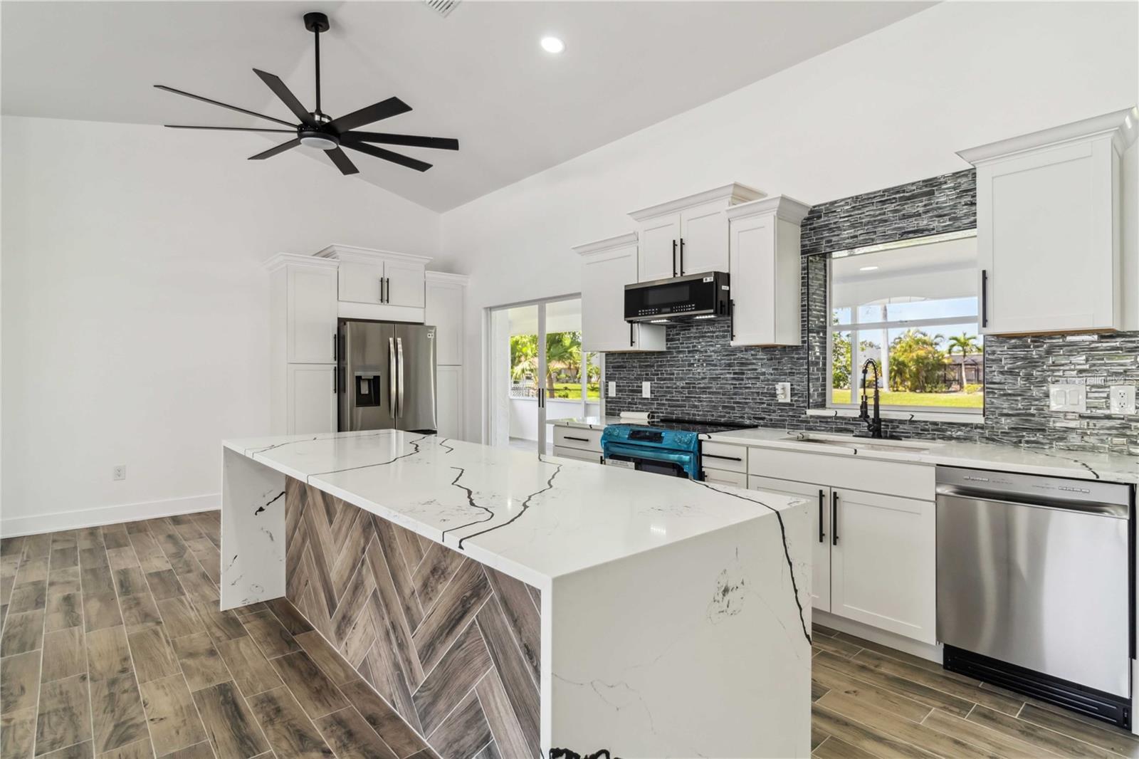 5810 42ND ST E, BRADENTON, FL, 34203