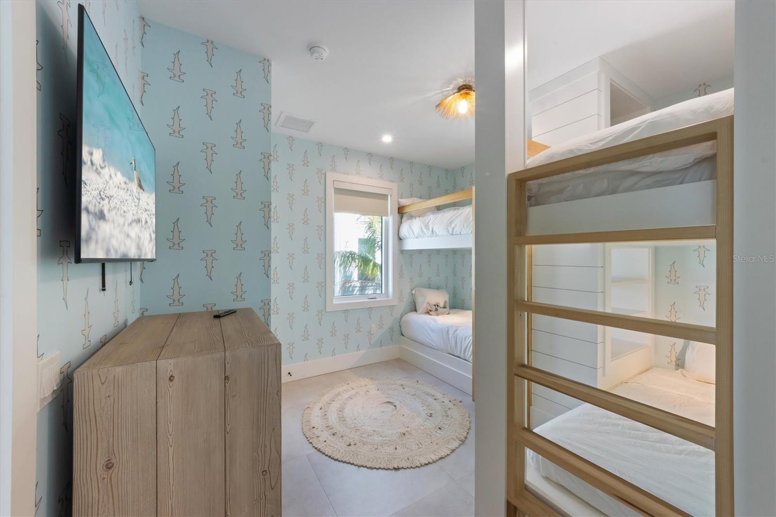 140 CRESCENT DR, ANNA MARIA, FL, 34216