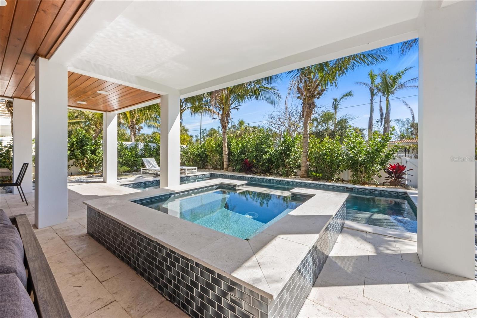 140 CRESCENT DR, ANNA MARIA, FL, 34216
