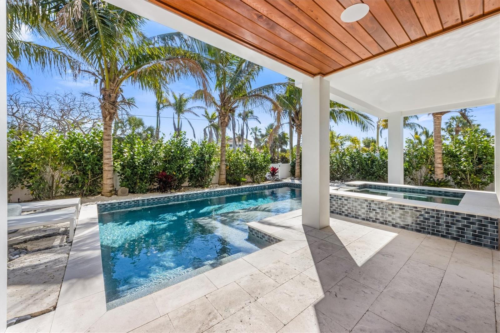 140 CRESCENT DR, ANNA MARIA, FL, 34216