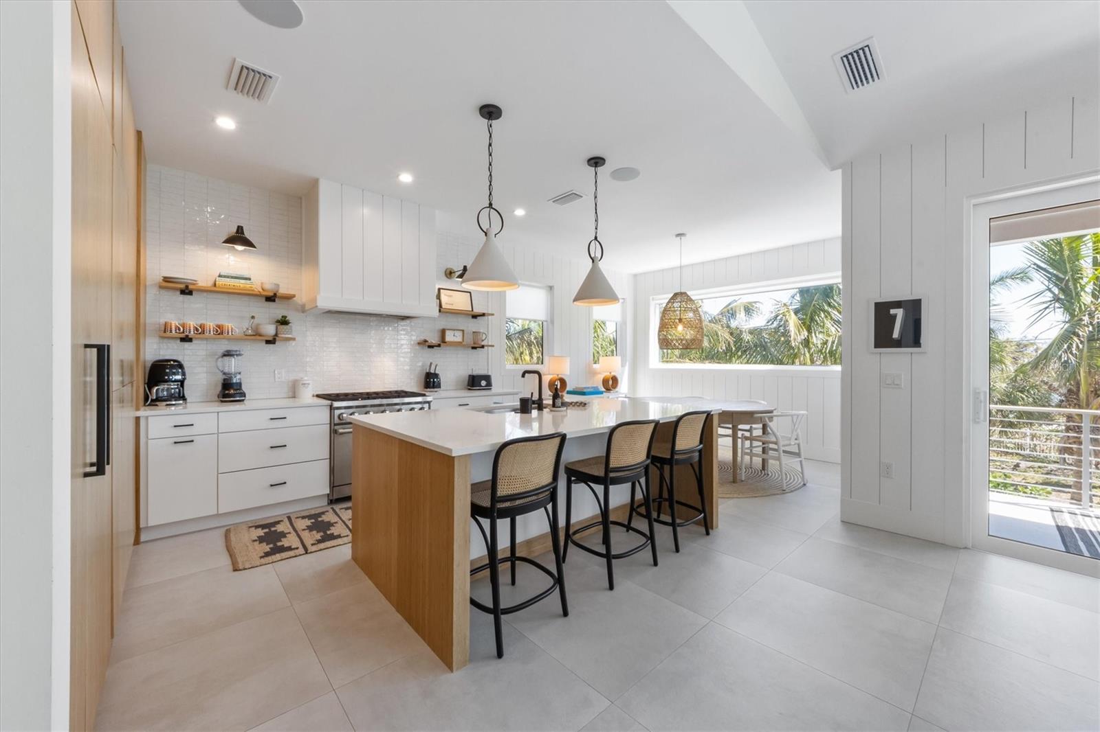 140 CRESCENT DR, ANNA MARIA, FL, 34216