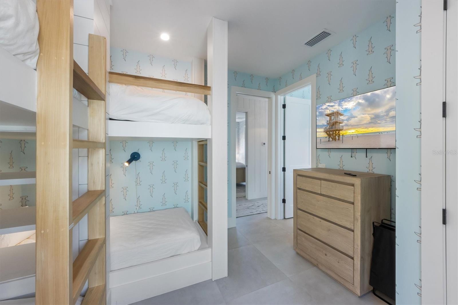 140 CRESCENT DR, ANNA MARIA, FL, 34216