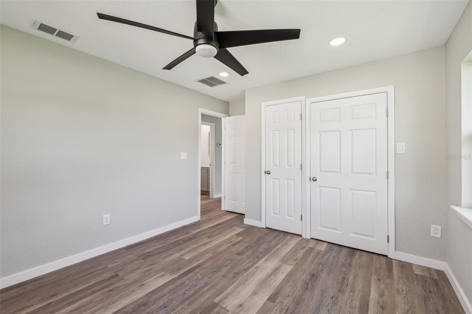 5912 48TH AVE N, KENNETH CITY, FL, 33709