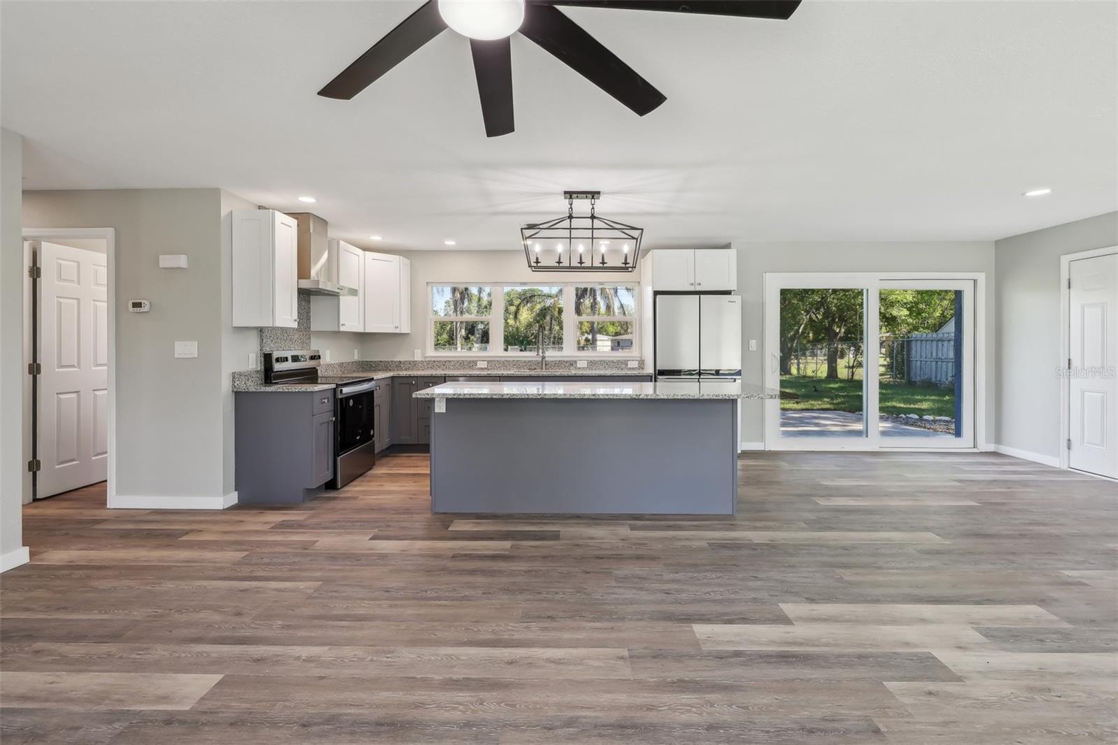 5912 48TH AVE N, KENNETH CITY, FL, 33709