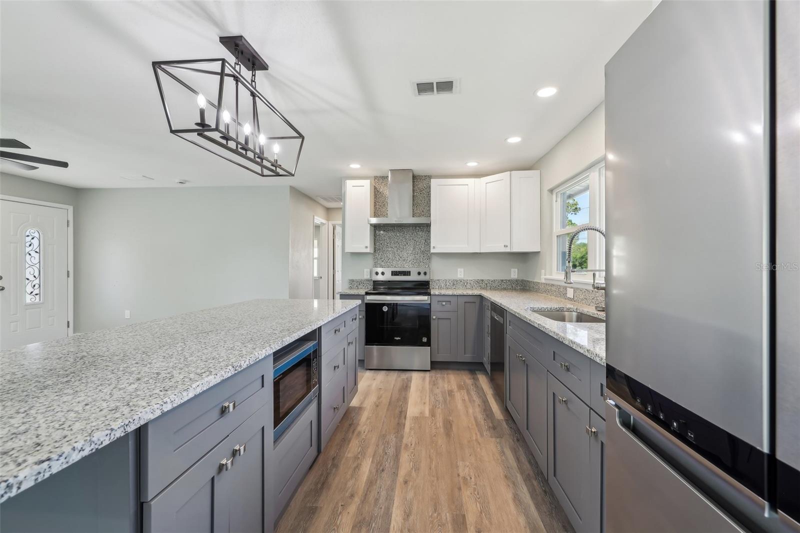 5912 48TH AVE N, KENNETH CITY, FL, 33709