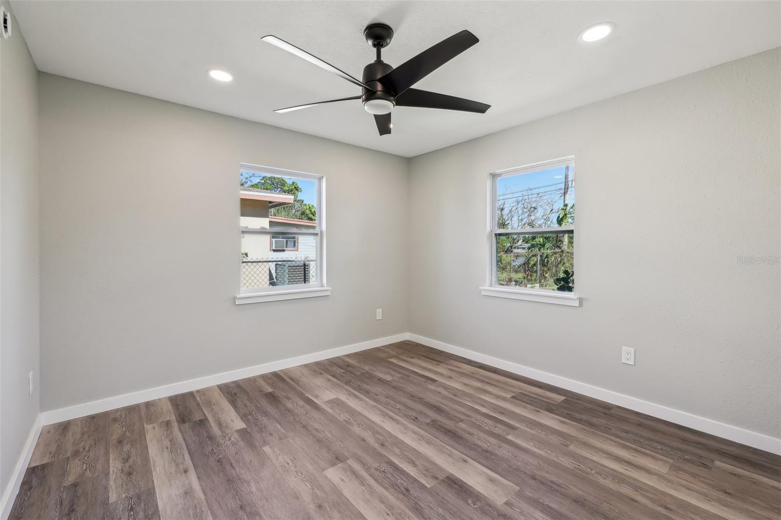 5912 48TH AVE N, KENNETH CITY, FL, 33709