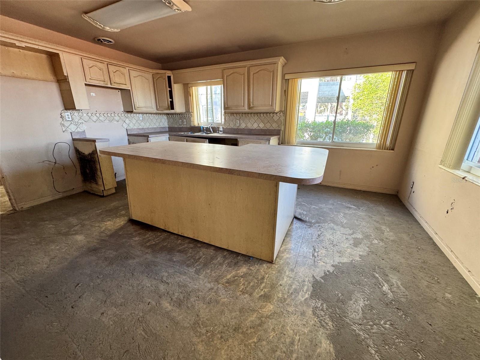 15507 REDINGTON DR, REDINGTON BEACH, FL, 33708