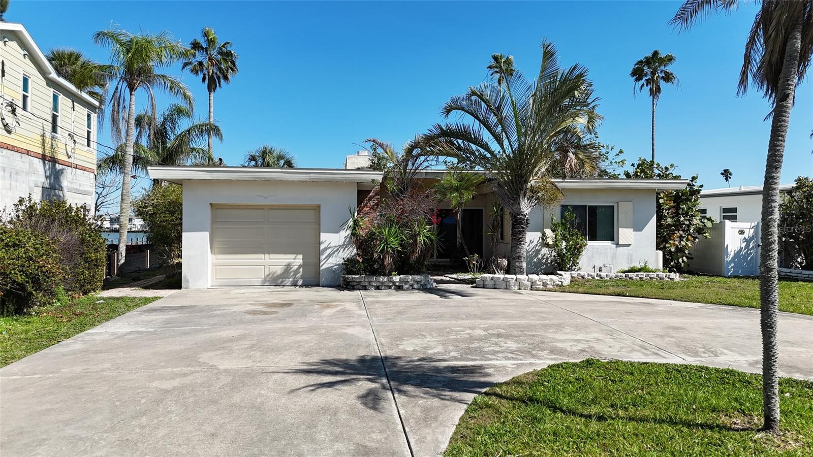 15507 REDINGTON DR, REDINGTON BEACH, FL, 33708
