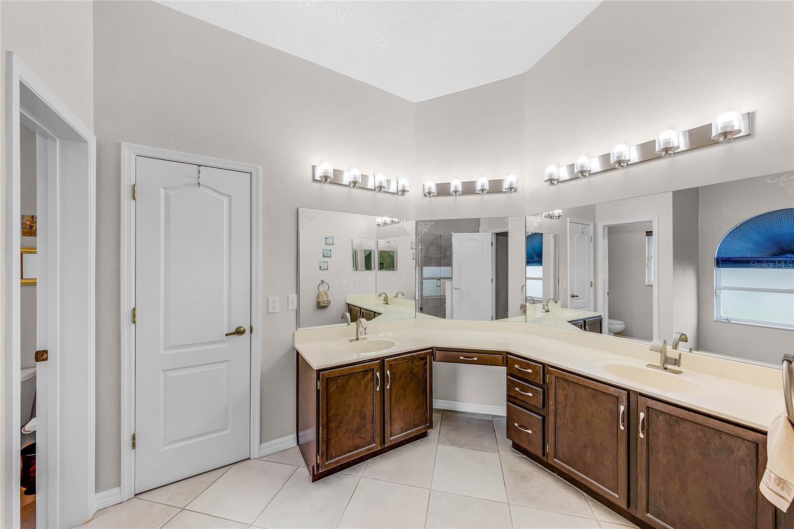 736 S LAKE CLAIRE CIR, OVIEDO, FL, 32765