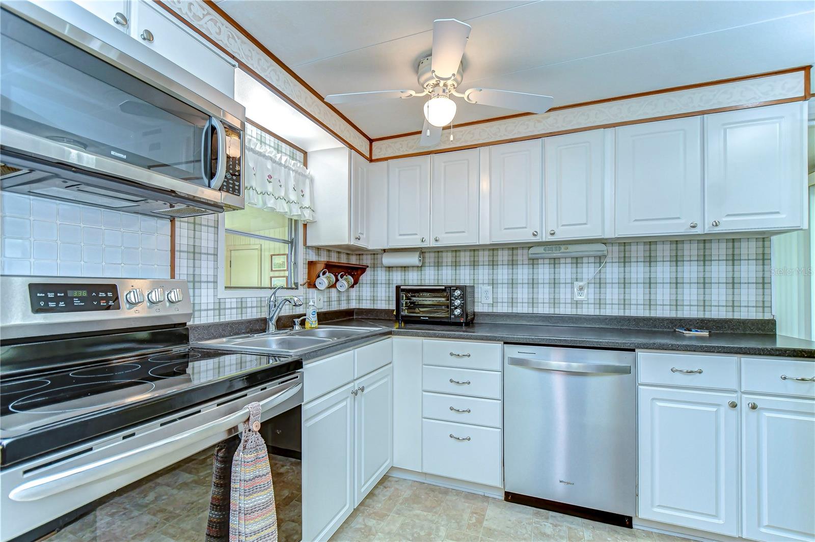 37249 HAMMOND DR, ZEPHYRHILLS, FL, 33541