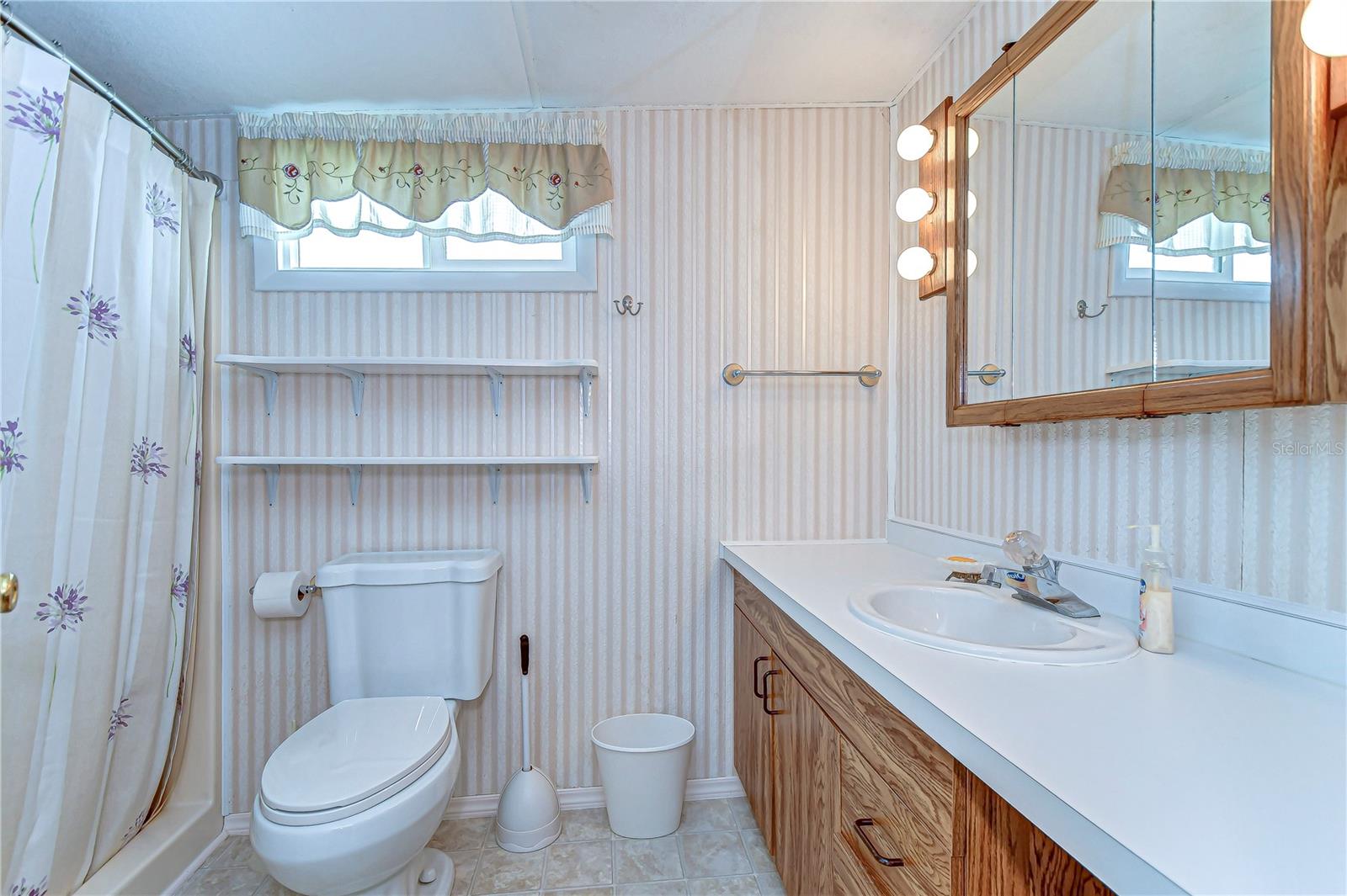 37249 HAMMOND DR, ZEPHYRHILLS, FL, 33541