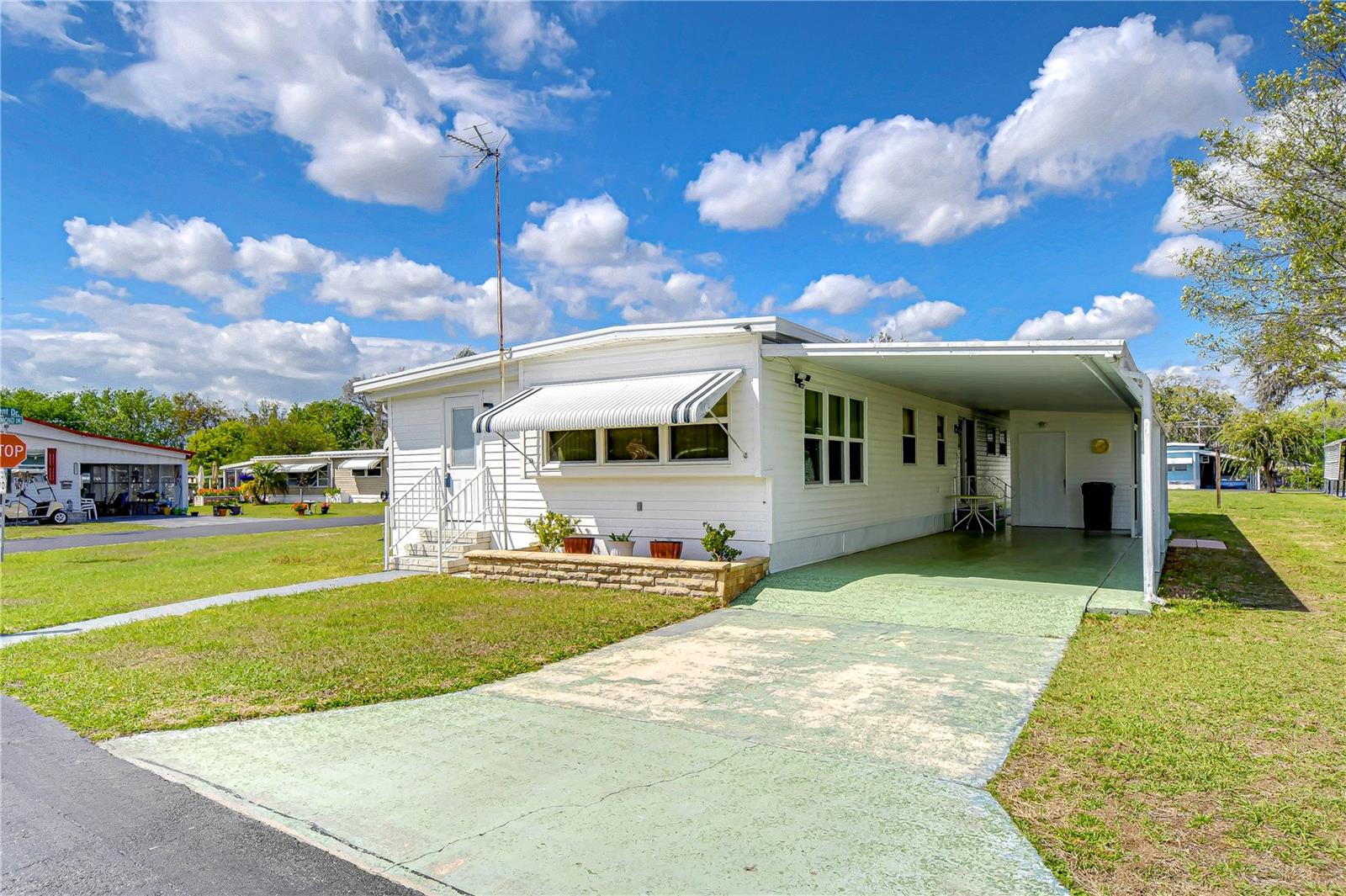37249 HAMMOND DR, ZEPHYRHILLS, FL, 33541