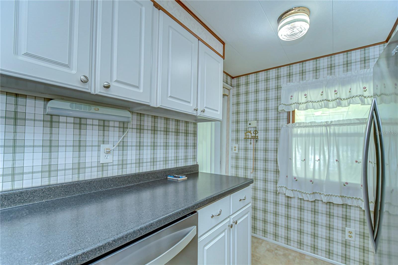 37249 HAMMOND DR, ZEPHYRHILLS, FL, 33541