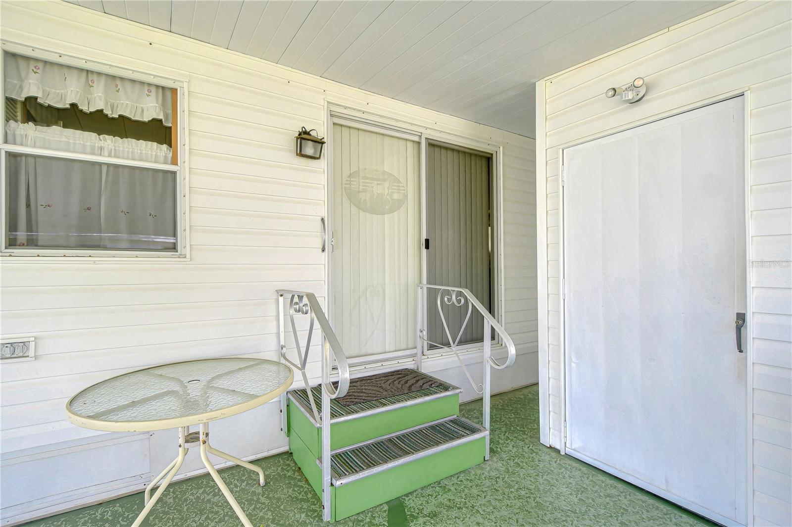 37249 HAMMOND DR, ZEPHYRHILLS, FL, 33541
