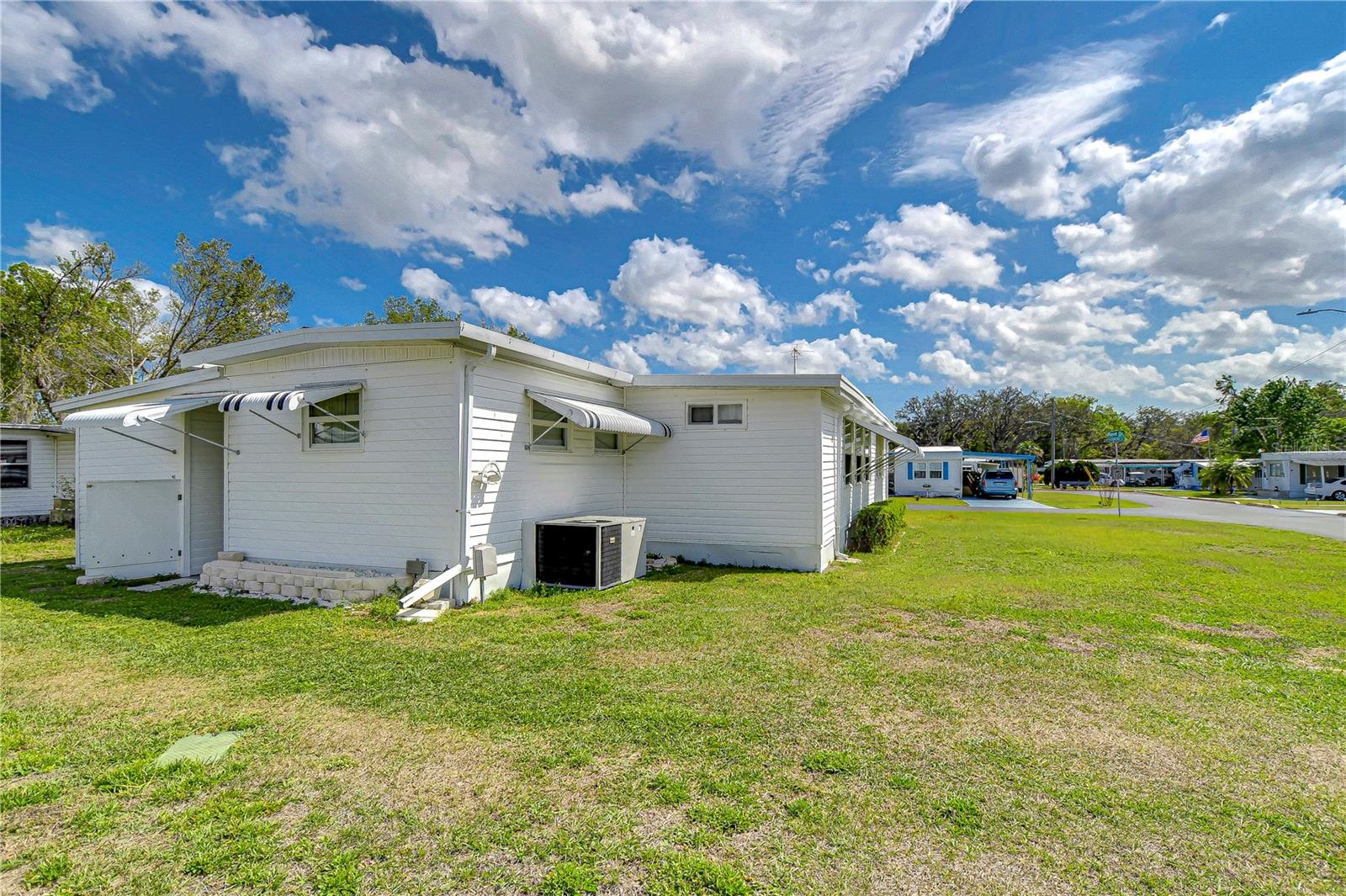 37249 HAMMOND DR, ZEPHYRHILLS, FL, 33541