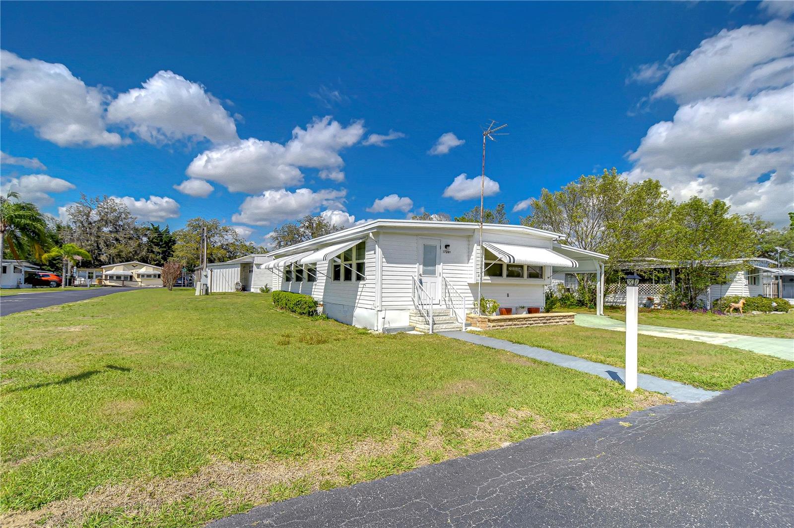 37249 HAMMOND DR, ZEPHYRHILLS, FL, 33541
