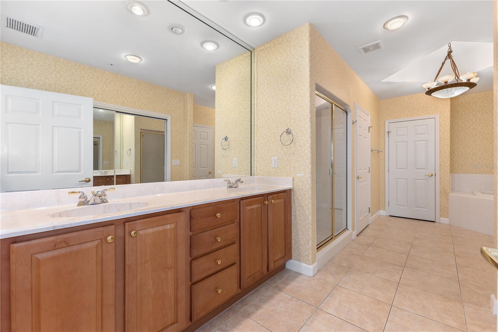 8761 THE ESPLANADE #32, ORLANDO, FL, 32836