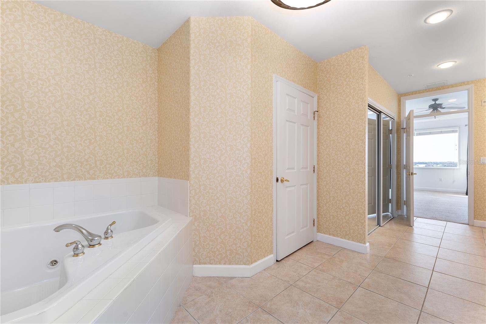 8761 THE ESPLANADE #32, ORLANDO, FL, 32836