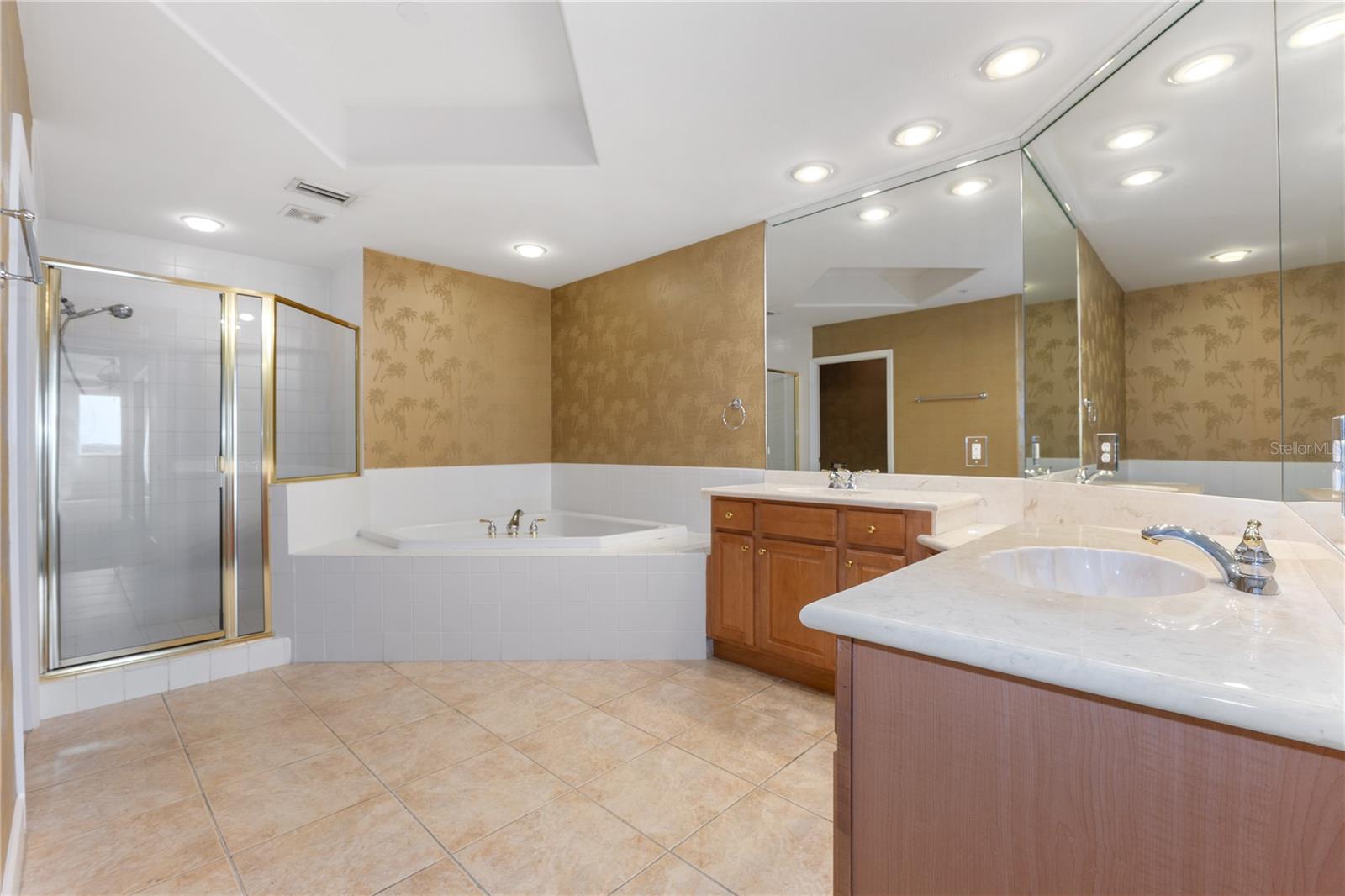 8761 THE ESPLANADE #32, ORLANDO, FL, 32836