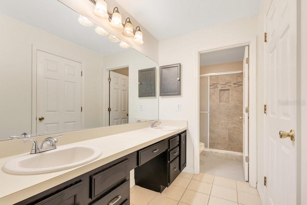 1002 KELSEY AVE, OVIEDO, FL, 32765