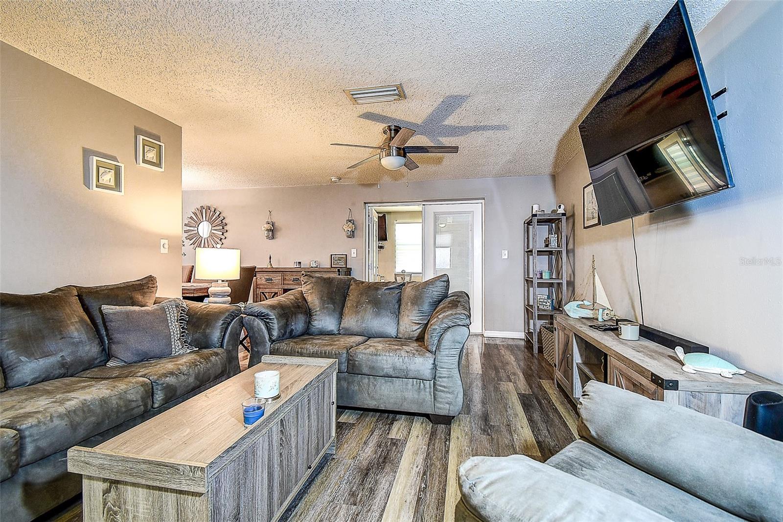 7101 CHANNELSIDE LN N, PINELLAS PARK, FL, 33781