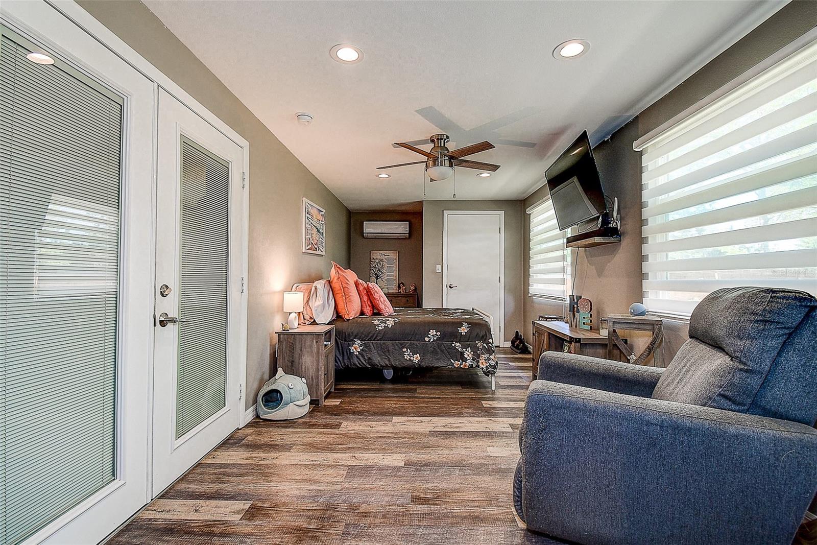 7101 CHANNELSIDE LN N, PINELLAS PARK, FL, 33781