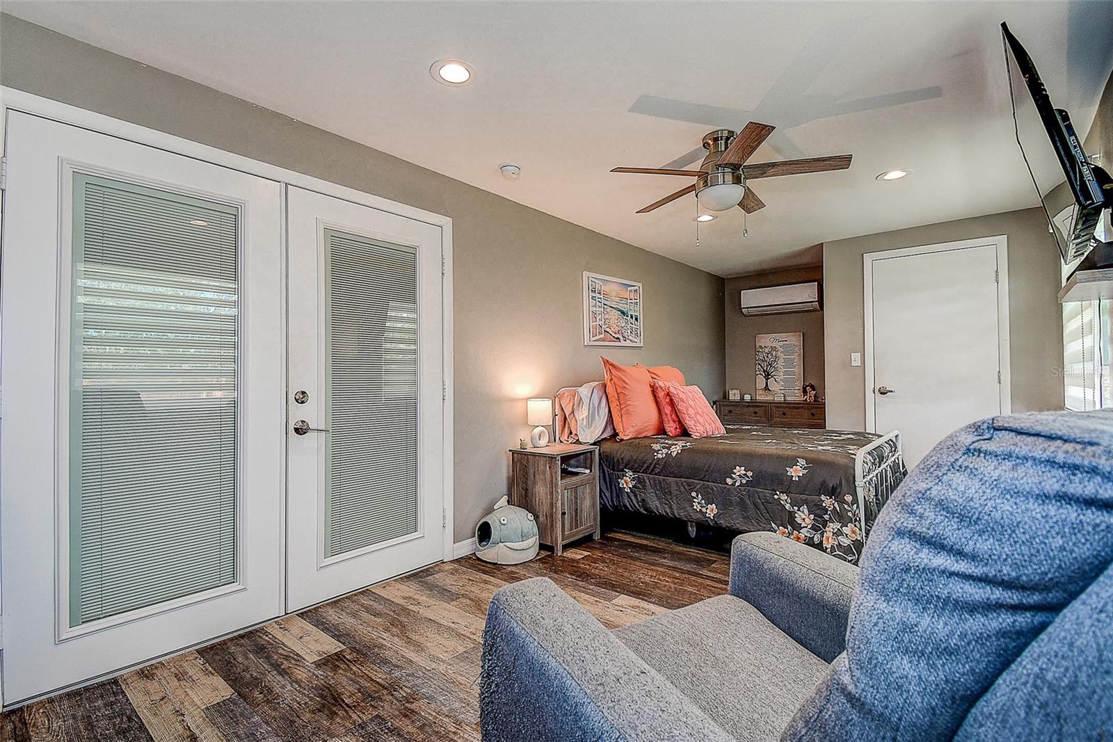 7101 CHANNELSIDE LN N, PINELLAS PARK, FL, 33781