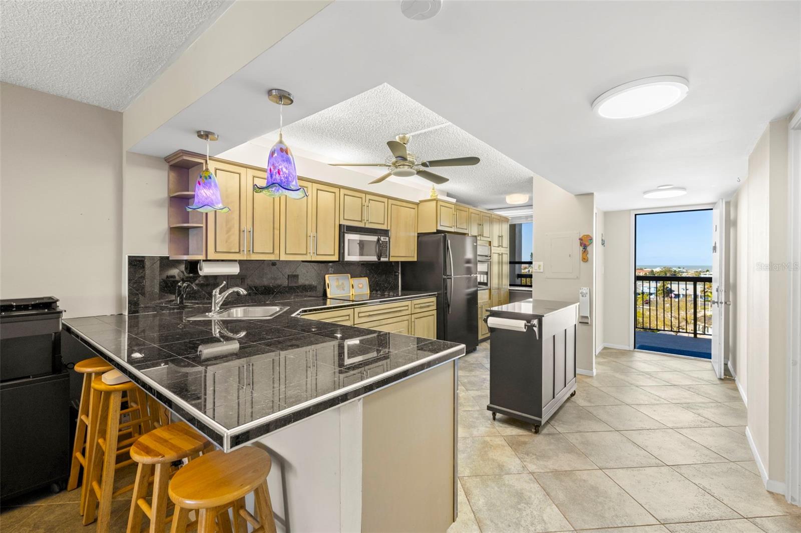 Kitchen a Breakfast Bar