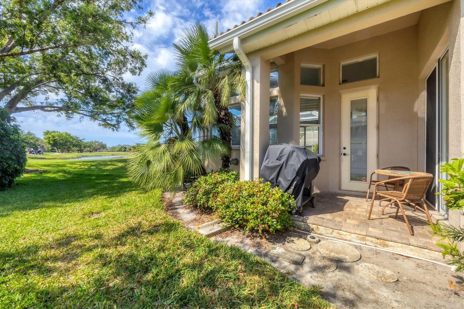 2020 CALUSA LAKES BLVD, NOKOMIS, FL, 34275