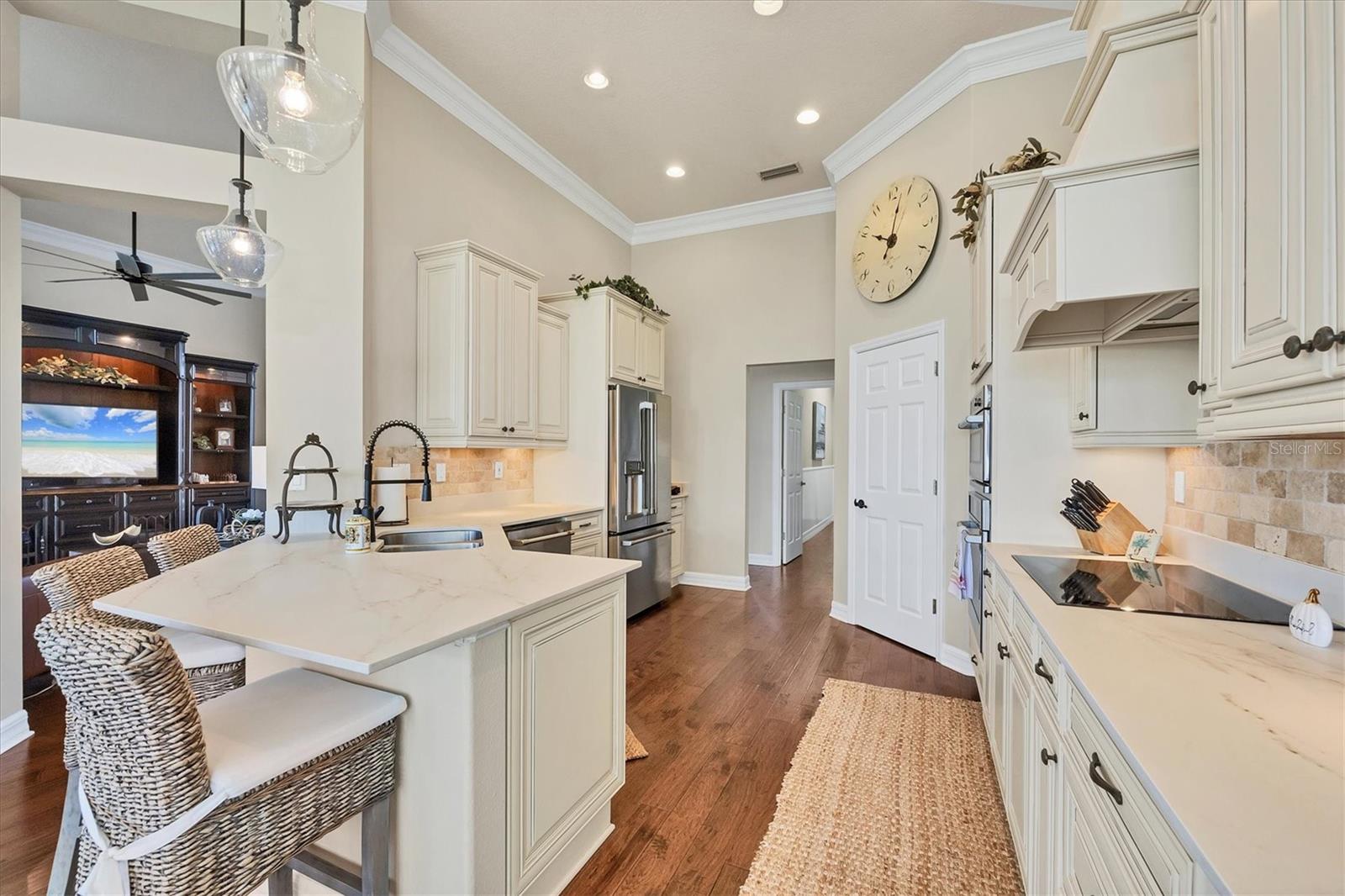 2020 CALUSA LAKES BLVD, NOKOMIS, FL, 34275