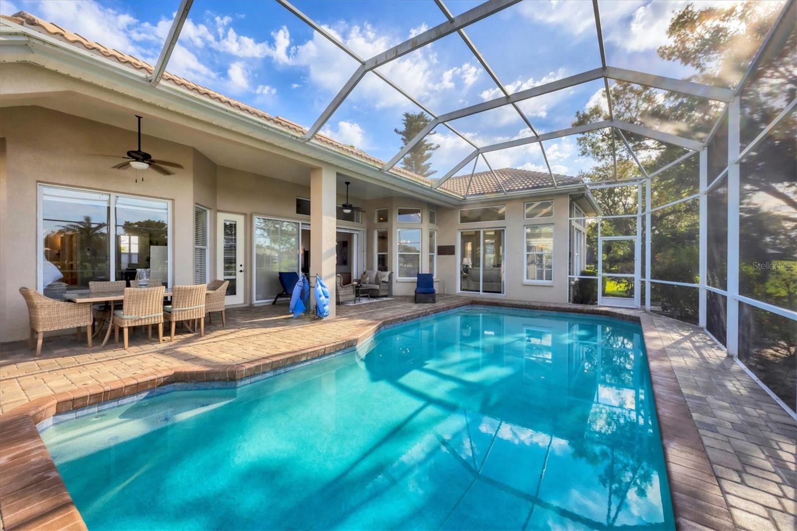 2020 CALUSA LAKES BLVD, NOKOMIS, FL, 34275