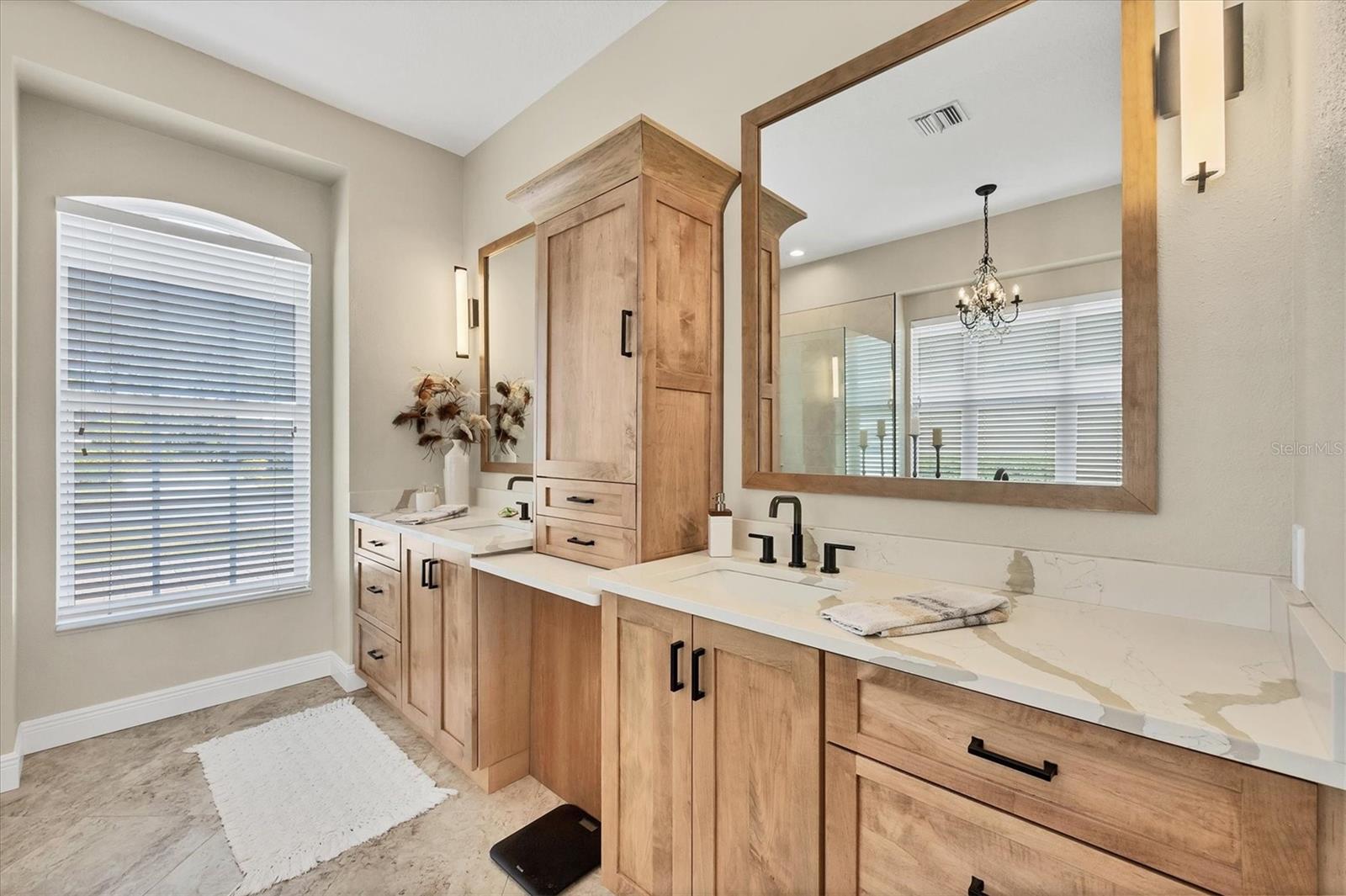 2020 CALUSA LAKES BLVD, NOKOMIS, FL, 34275