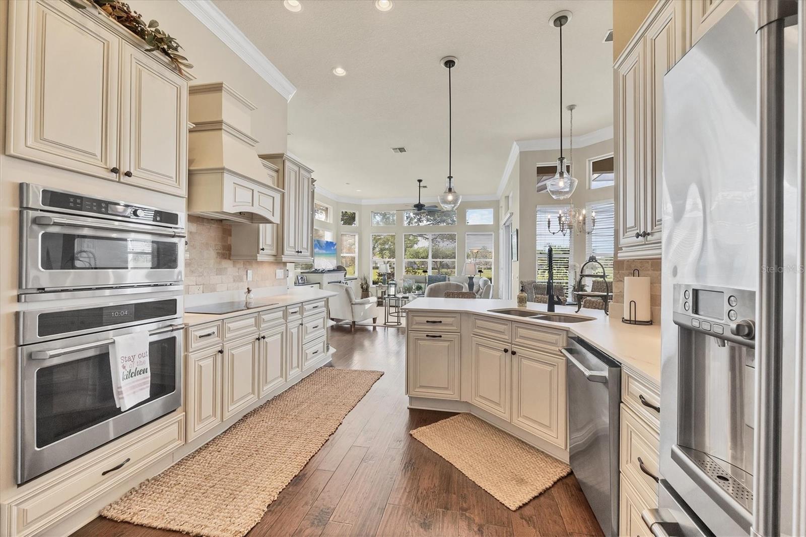 2020 CALUSA LAKES BLVD, NOKOMIS, FL, 34275