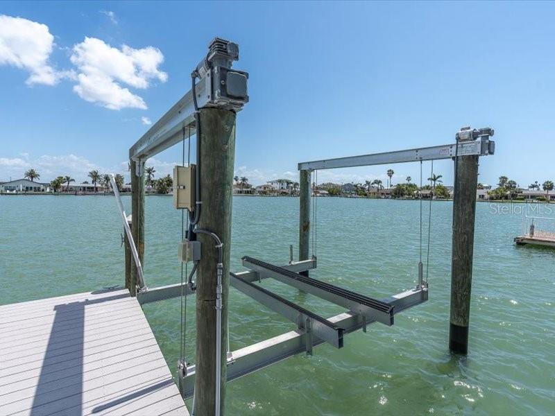 575 CRYSTAL DR, MADEIRA BEACH, FL, 33708