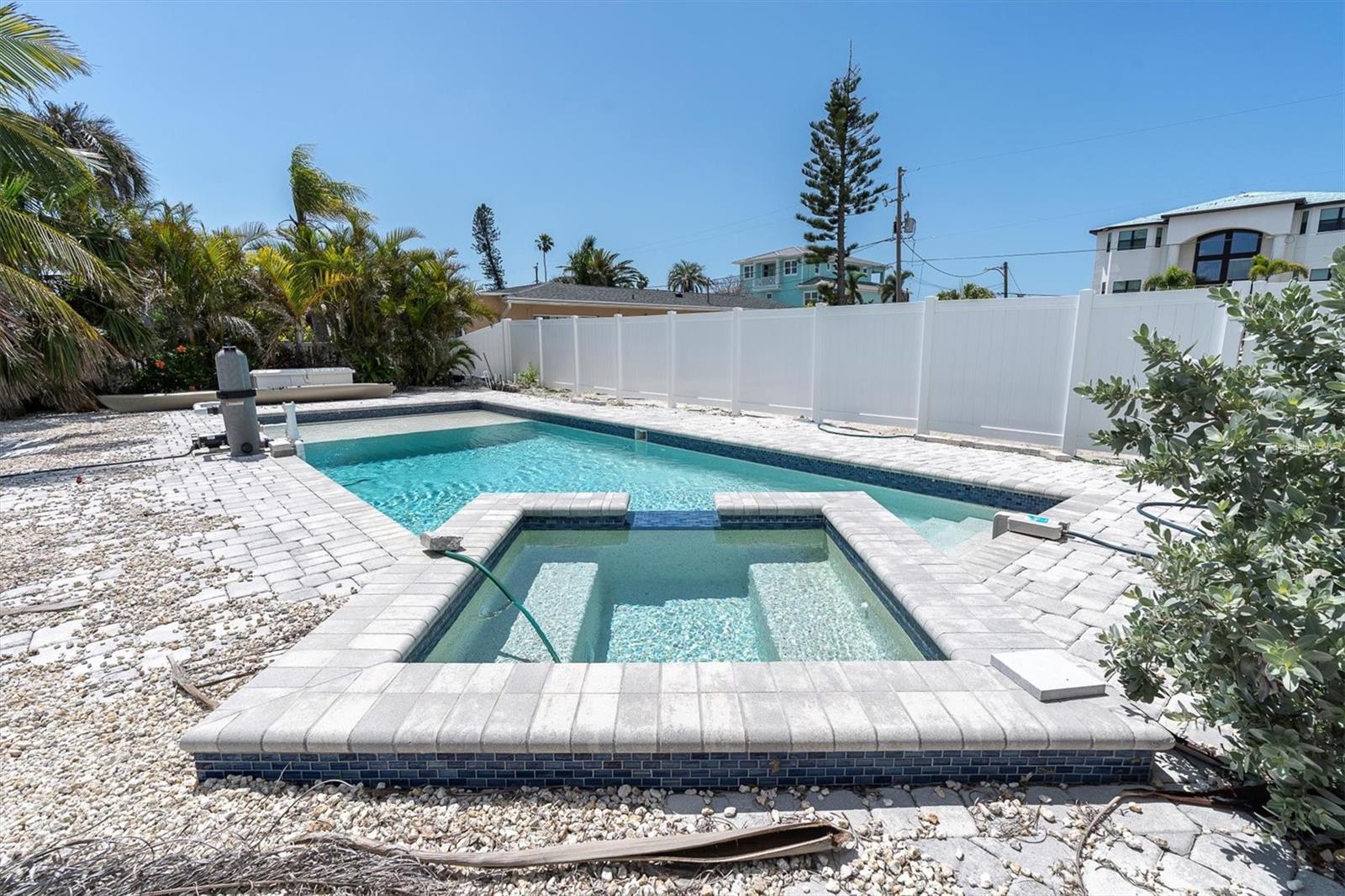 575 CRYSTAL DR, MADEIRA BEACH, FL, 33708