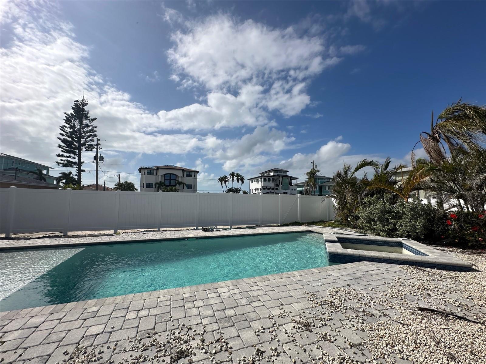 575 CRYSTAL DR, MADEIRA BEACH, FL, 33708