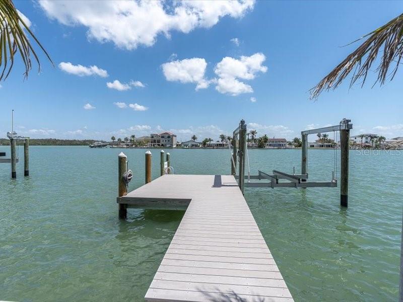 575 CRYSTAL DR, MADEIRA BEACH, FL, 33708